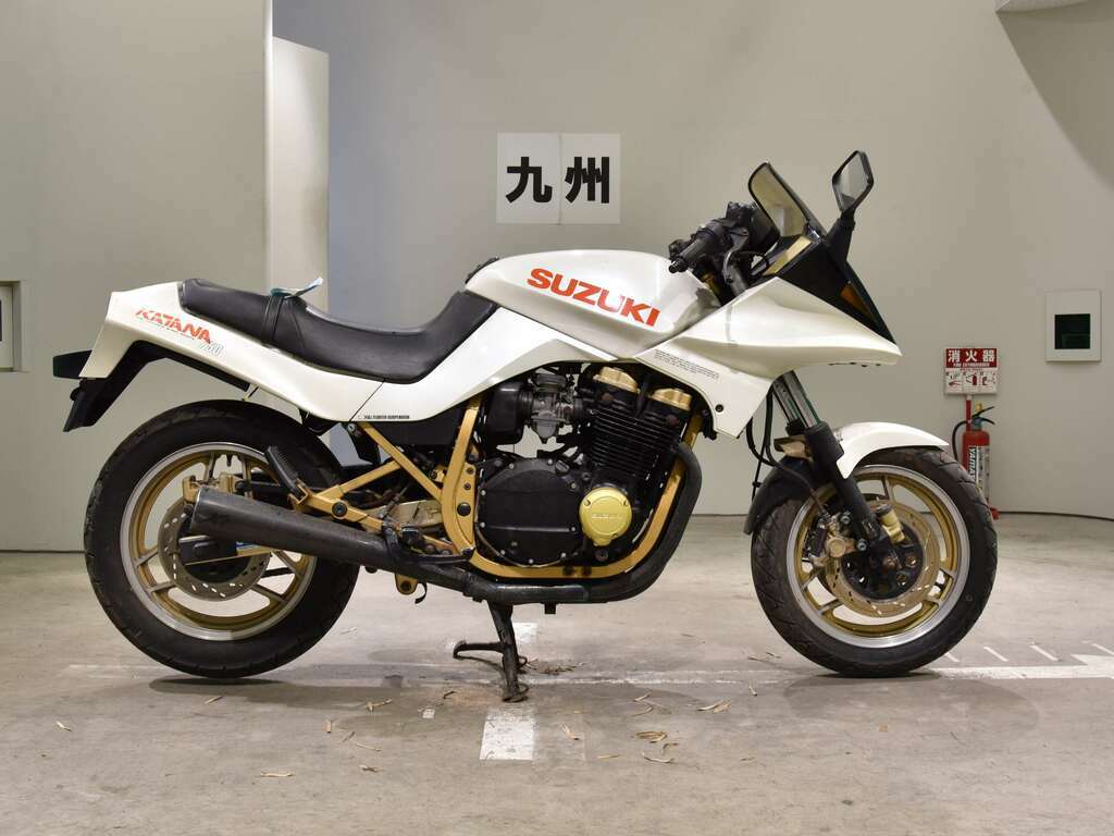 高速な-GSX750Sカタナ(GR72A)(•３型、４型)／GSX-•R750(GR71F/GR71G)(１型、２型、H型) 純正  クラッチレリーズシリンダー 新品 - amprentadeonesti.ro