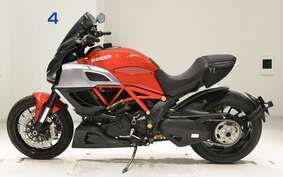 DUCATI DIAVEL 2011