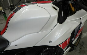 YAMAHA YZF-R1 2023