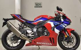 HONDA CBR1000RR R 2024 SC82