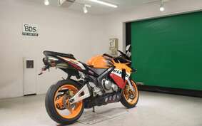 HONDA CBR600RR 2004 PC37