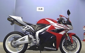 HONDA CBR600RR GEN 3 PC40