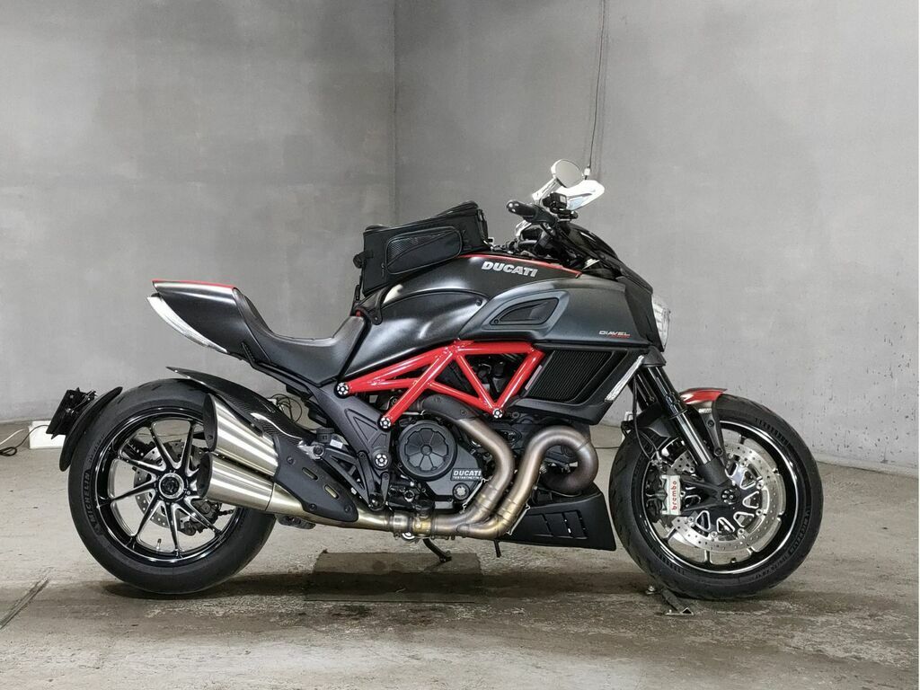 Ducati Diavel Black