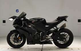 HONDA CBR1000RR R 2020 SC82