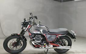 MOTO GUZZI V7 RACER 2015 LW