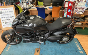 DUCATI  DUCATI DIAVEL CARBON 2013 ZDMG100ABCB