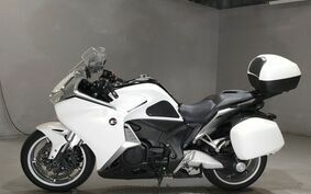 HONDA VFR1200F DCT 2011 SC63