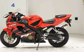 HONDA CBR600F GEN 3 2003 PC35