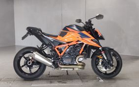 KTM 1290 SUPER  DUKE R V3940