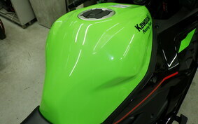 KAWASAKI ZX-25R ZX250E