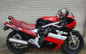 SUZUKI GSX-R750 1985 GR71F