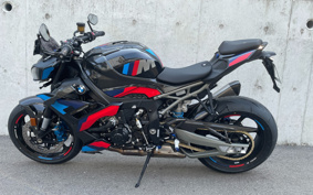 BMW M1000R 2025 0P51