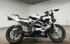 HONDA CBR600F4 PC35