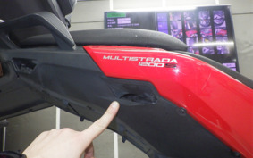 DUCATI MULTISTRADA 1200 S 2012