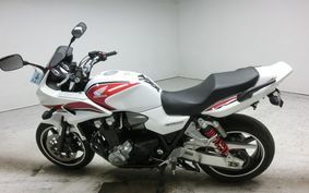 HONDA CB1300SB SUPER BOLDOR Fi 2011 SC54