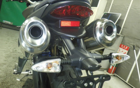 TRIUMPH STREET TRIPLE R 2011