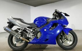 HONDA CBR600F4 2002 PC35