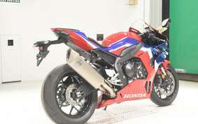 HONDA CBR1000RR R 2024 SC82