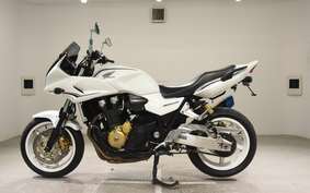 HONDA CB1300SB SUPER BOLDOR A 2011 SC54