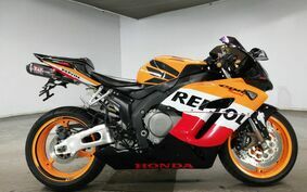 HONDA CBR1000RR 2005 SC57