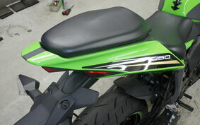 KAWASAKI ZX-25R ZX250E