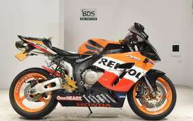 HONDA CBR1000RR 2004 SC57