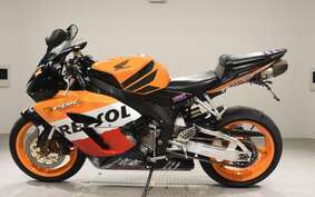 HONDA CBR1000RR 2005 SC57