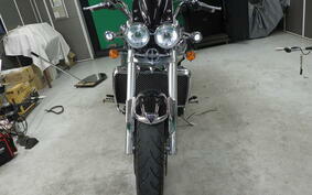 TRIUMPH ROCKET III 2005 LC1035