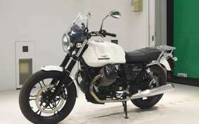 MOTO GUZZI V7 STONE 2013