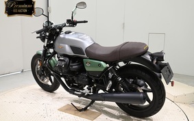 MOTO GUZZI V7 STONE 2021