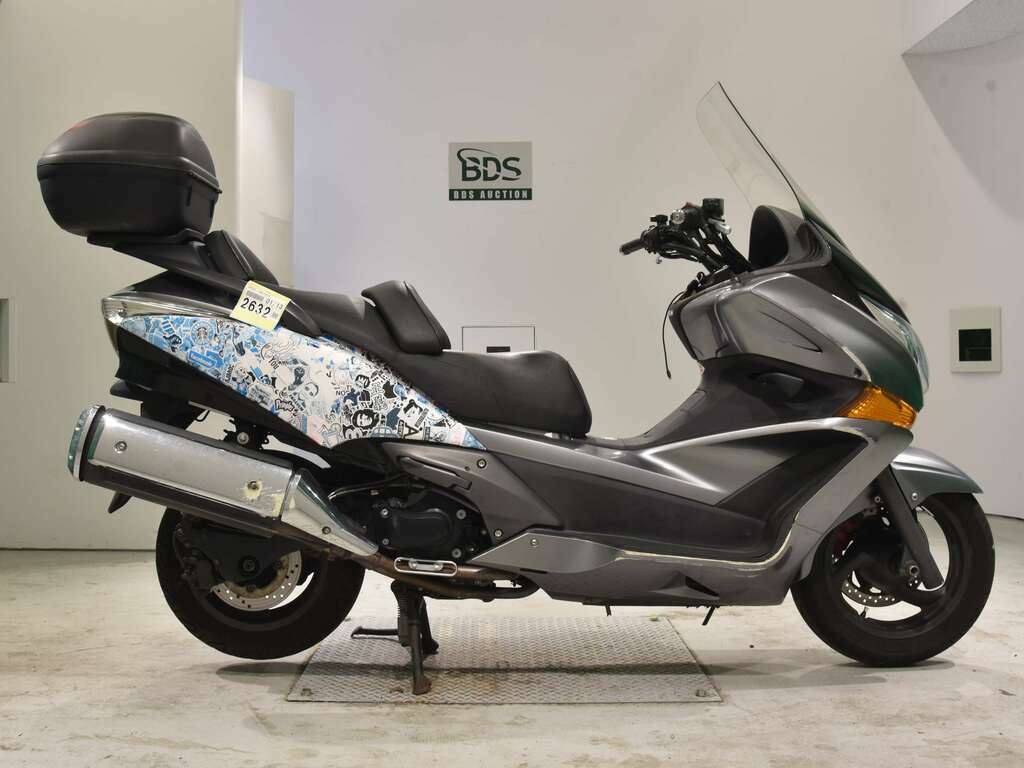 Honda Silver Wing 600 стекло GIVI