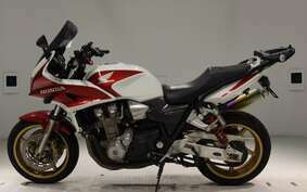 HONDA CB1300SB SUPER BOLDOR A 2006 SC54