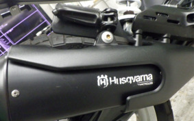 HUSQVARNA SVARTPILEN 401 2019 UNJ4