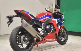 HONDA CBR1000RR R 2024 SC82