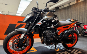 KTM 890 DUKE GP TU940