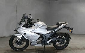 SUZUKI GIXXER 250 SF 不明