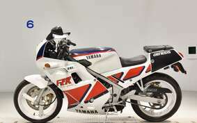 YAMAHA FZR250 2KR