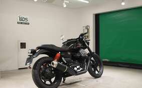 MOTO GUZZI V7 STONE 2023