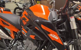 KTM 890 DUKE GP 2024 TU940