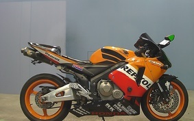 HONDA CBR600RR GEN 2 2005 PC37