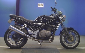 SUZUKI BANDIT 400 GK75A