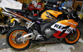 HONDA CBR1000RR 2005 SC57