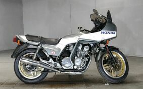 HONDA CB900F Boldor 2024 SC01