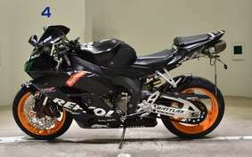 HONDA CBR1000RR 2004 SC57