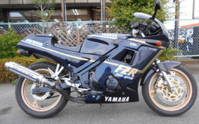 YAMAHA FZR250 2KR