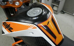 KTM 690 DUKE R 2013 LDU40