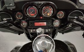 HARLEY HARLEY FLHTCUSE1800CVO PR8