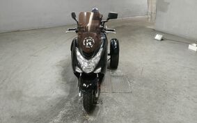 YAMAHA S-MAX TRIKE SG27