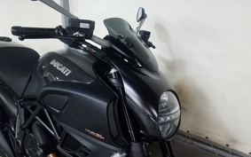 DUCATI DIAVEL CARBON 2013