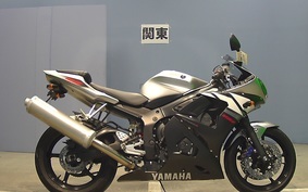 YAMAHA YZF-R6 2003 RJ05